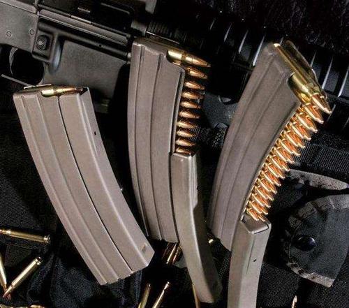 如何快速装填子弹?专用压弹器出现后,2秒可装满一个ak