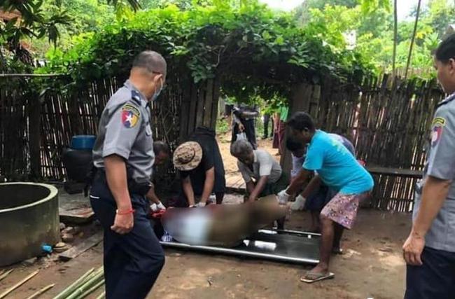 残忍缅甸女子被凶徒一刀刀砍死凶手太用力将女子部分肢体砍飞