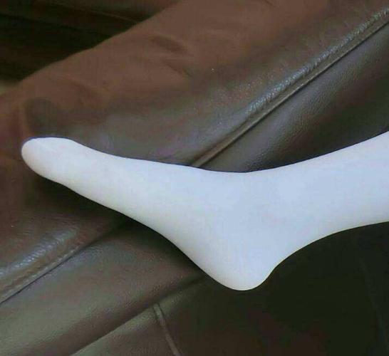 你以为女生的白袜子是什么样的?哈哈哈哈, 1080x989   66kb   jpeg