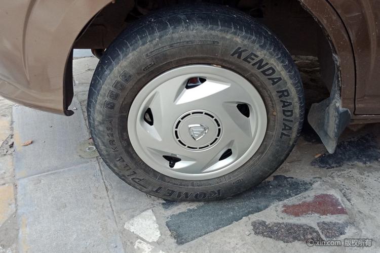 福田蒙派克左前轮胎