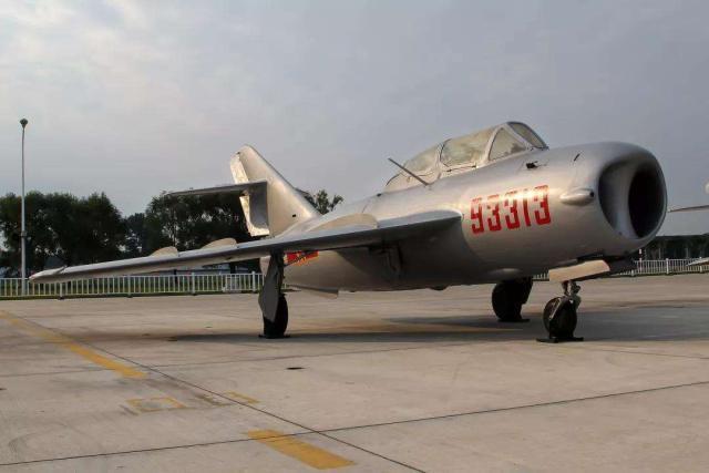 中国战斗机编号为何是从歼-5开始?歼-9又去哪了?