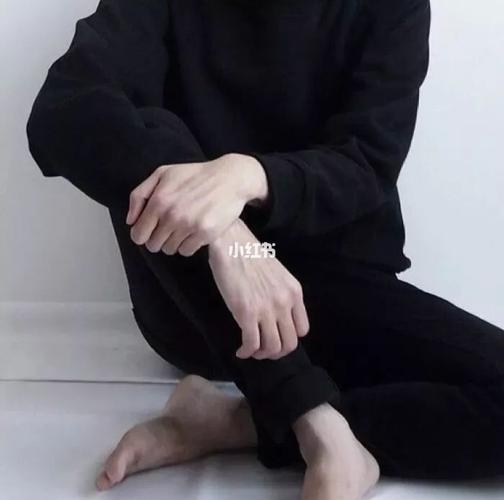 男生头像～部位～锁骨～黑色制服～西装～_西服_素材