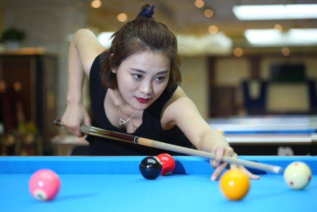 中国女子九球新天后 美貌与天赋并行的刘莎莎