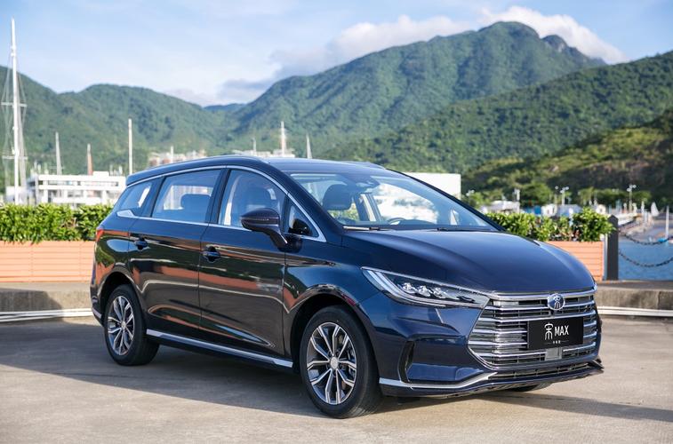 比亚迪宋max升级版 提供6座/7座可选