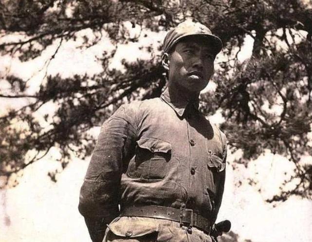 左权牺牲6年后,25岁妻子改嫁他的秘书,后来还一直为左权奔走