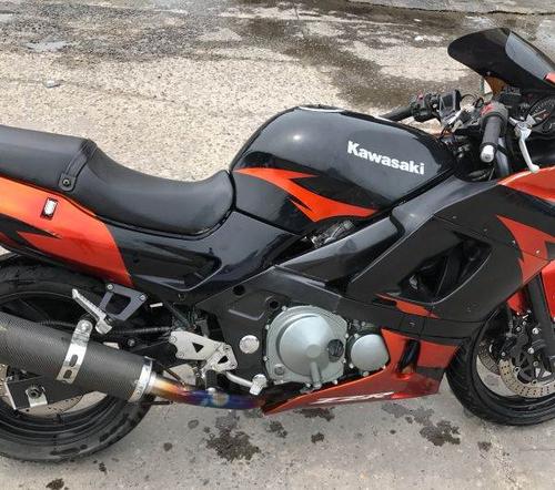 年川崎zzr400,欧版无限马力,整车原装,改装碳纤维排气,直列4缸发动机