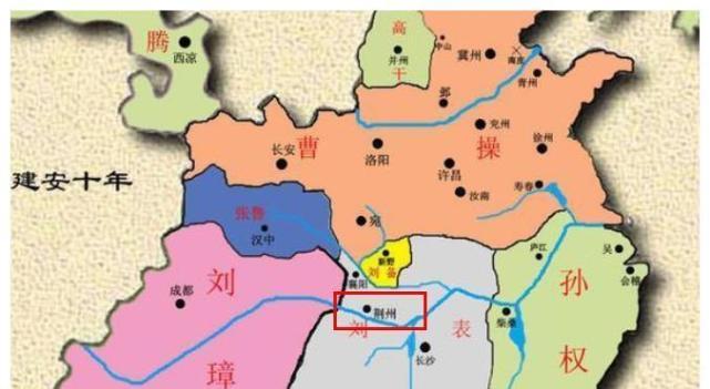 卧龙岗上,诸葛亮对着刘备说:"荆州北据汉沔,利尽南海,往东可连吴会,西