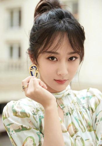 姓"杨"最美6位女星,杨紫垫底,杨幂第五,第一无人能及