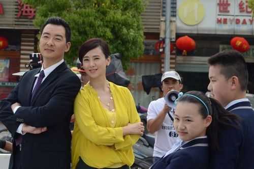 《爸爸是条龙》热播 郝平为初恋情人守护家庭