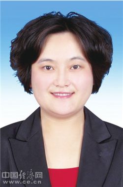 历任共青团四平市委书记,公主岭市委副书记,市总工会主席,四平市