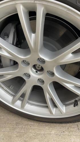 特斯拉model y换条胎,加个轮毂盖,费用2370元.