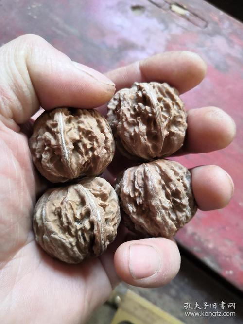 秦岭野生文玩核桃两对01