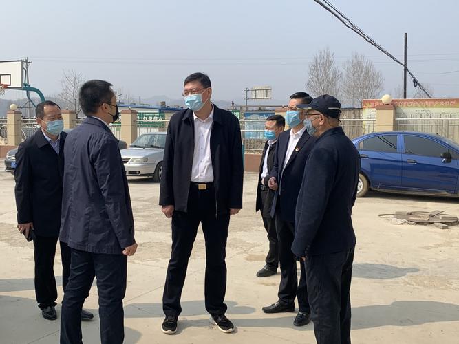 岫岩县委书记杜强深入石灰窑镇开展调研活动