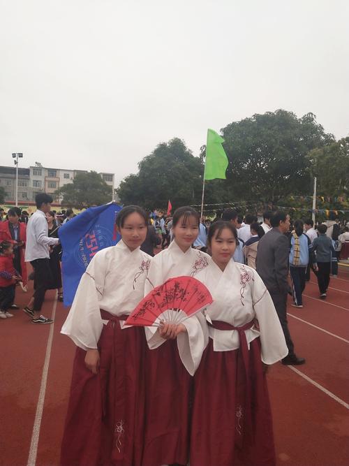 上林县白圩中学欢迎您