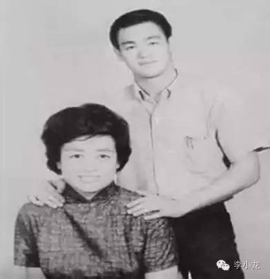 李小龙经典的几张合影照每张照片都有自己的故事