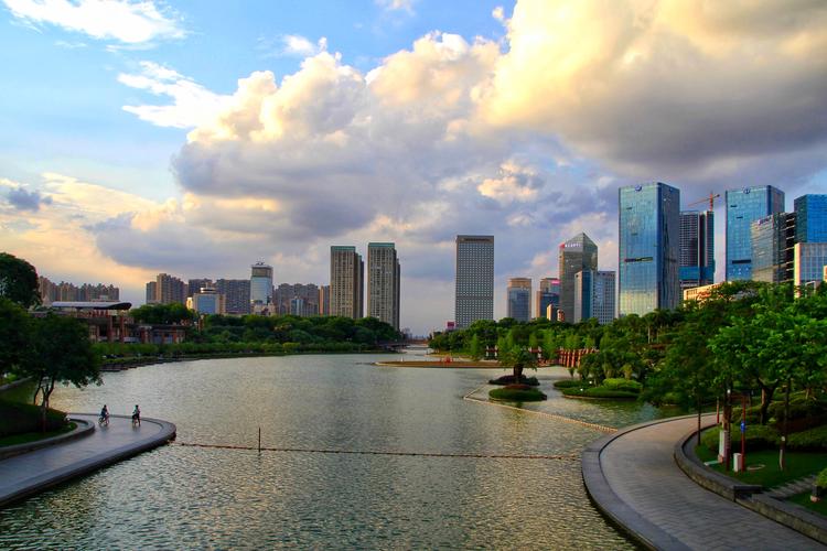 其它 美丽的千灯湖 写美篇  佛山千灯湖公园是南海区地标城市景观,以