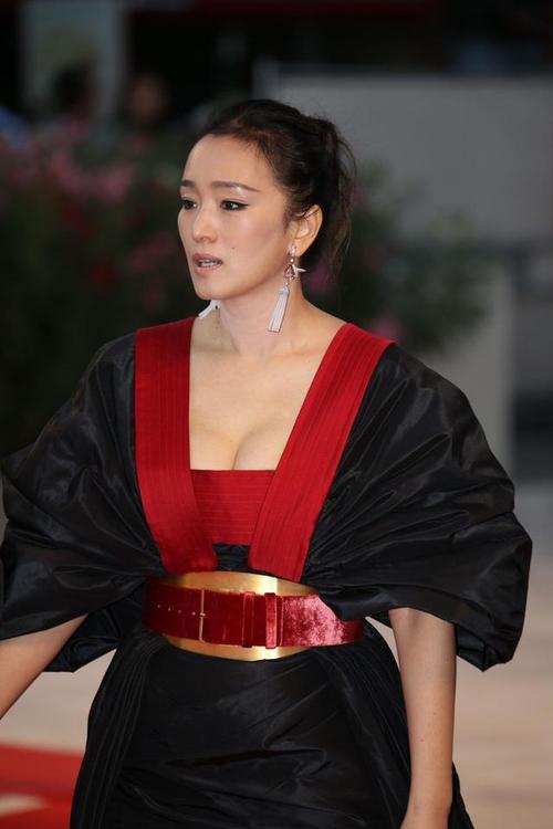 巩俐出席第76届威尼斯国际电影节的兰心大剧院首映