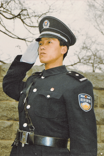 在北大当保安时的张俊成.