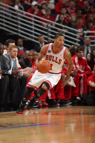 图文季后赛步行者vs公牛i罗斯外线运球突破