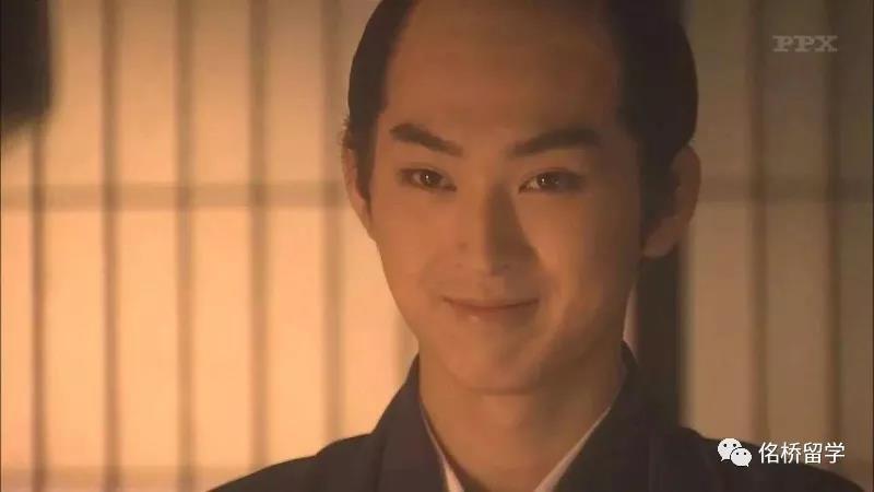 日本武士竟然把头顶前部分的头发剃掉!