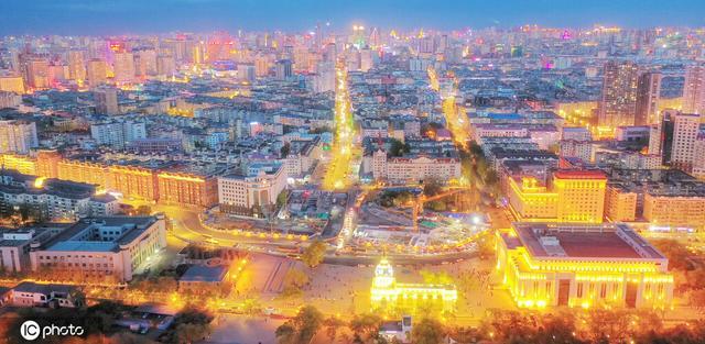 初夏时节 哈尔滨松花江夜景璀璨