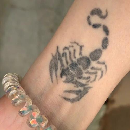 这样的纹身多少钱想纹一个在手上知道告诉我_纹身_美妆_彩妆_小红书