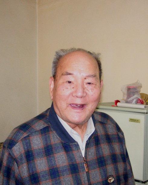 父亲陈海天(1916-2010),母亲张文锦(1924-2007),福州市人.