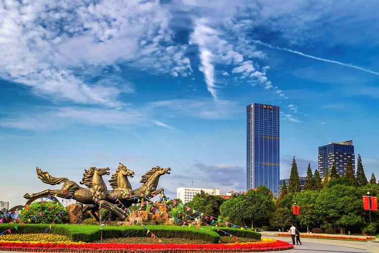 手机拍摄马鞍山市花雨广场.