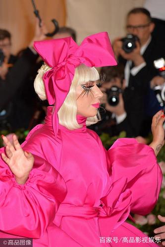 2019 met gala,lady gaga实力演绎荒诞滑稽的坎普风