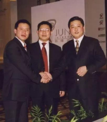 王均瑶,改革开放,均瑶集团