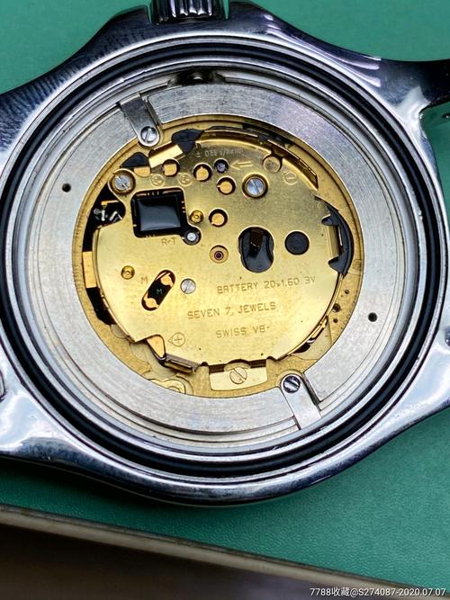 百年灵a74380石英机芯男表,黑盘红秒针好搭配,表径不含把40mm