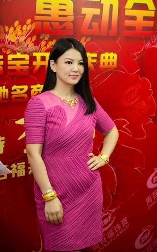 比较任性的明星孕妇应该是李湘了,怀孕之后一直没减下来▼