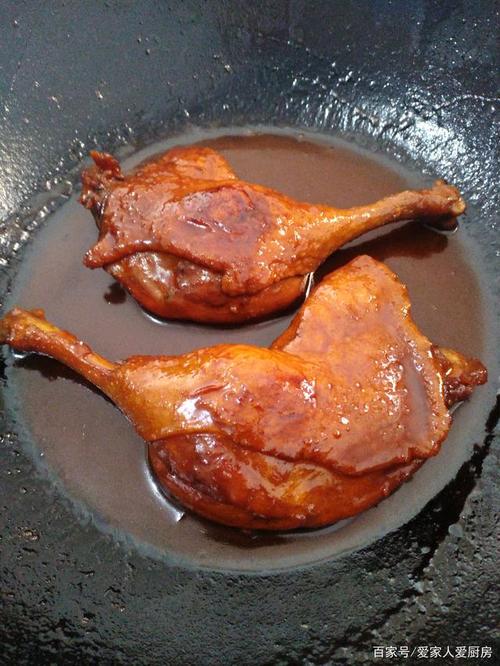 酱鸭腿怎么做?酱鸭腿的做法,色泽红亮,鲜香又入味,好吃到舔盘