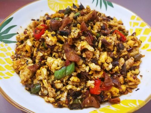 鸡蛋炒外婆菜下饭菜
