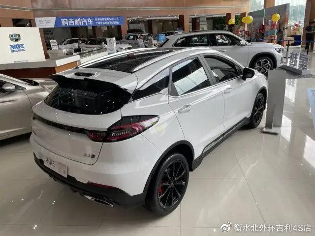 帝豪s是年轻人都绕不开的10万级suv吉利的自信在哪里