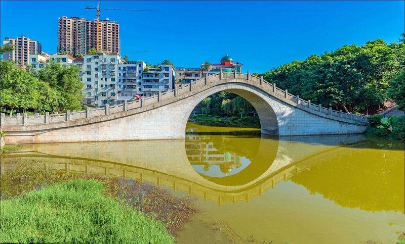 我的家乡四川酒都《宜宾》《高县》美丽的夜景