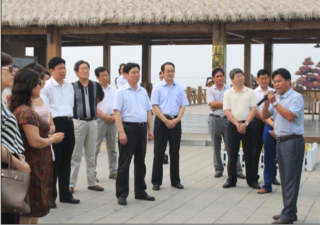 县委副书记王东升,县委常委副县长李泽民和有关部门的领导陪同参观