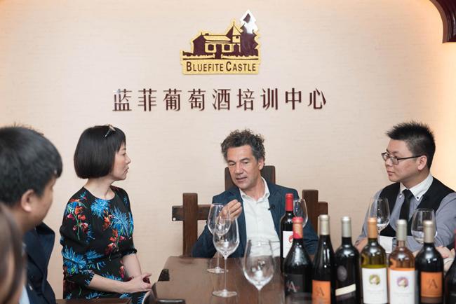 直接面向消                    费者能喝到我们酒庄最优质的葡萄酒"