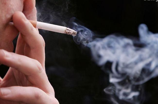 愉悦,因此,很多人把抽烟当做是提神和舒缓压力的好方法