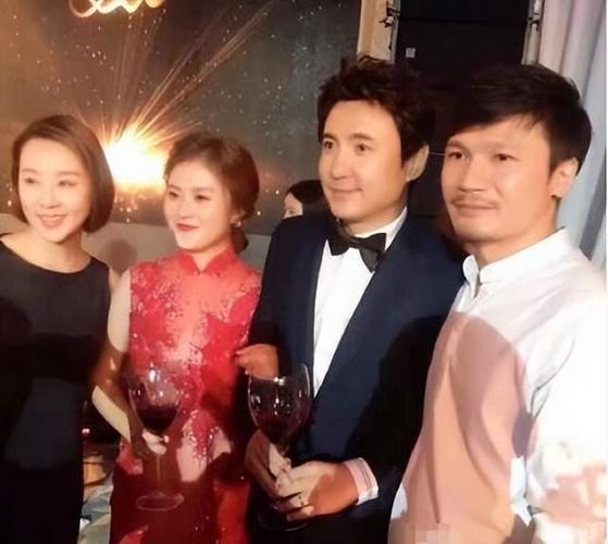 沈腾和妻子王琦相识于军艺,曾经的沈腾那可是"军艺