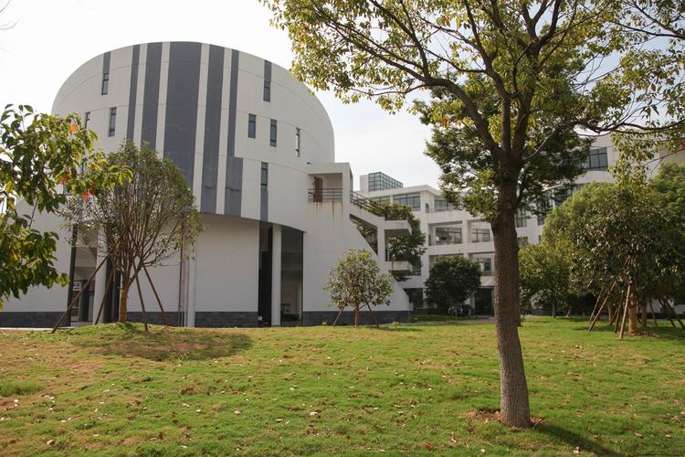 首页 宁大要闻 正文        9月5日至6日是宁波大学2018级研究生新生