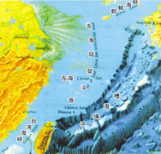 中日在东海海域划界上的分歧集中在大陆架划界主张上(如图).