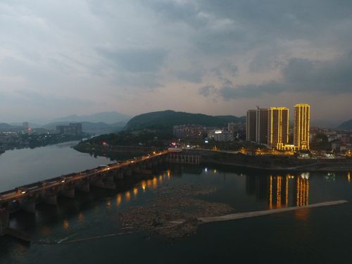 湖南省娄底市冷水江市冷水江街道冷水江市第二中学