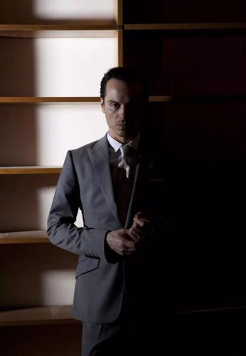 莫里亚蒂为什么叫莫娘,肯娘,莫里亚蒂为什么吞枪又是怎么复活的