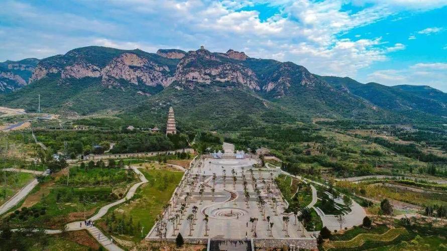 行至6号旅游路 响堂山景区