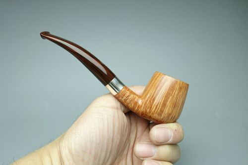 don carlos意大利烟斗品牌,生产的烟斗均为手工制作的高端产品,所