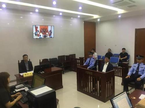 吉林省公安厅交通管理局原政委黄冰军受贿一审被判刑