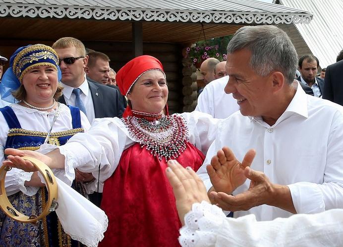 俄罗斯鞑靼斯坦共和国总统出席"犁节"庆祝活动.(网站截图)