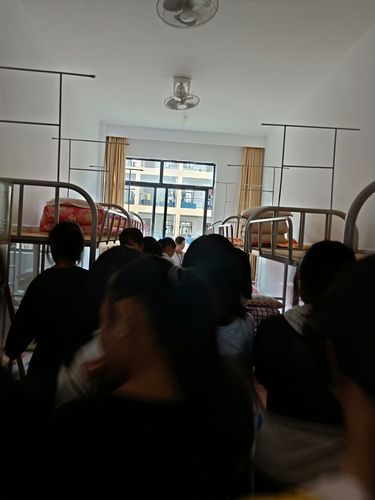 汝城县思源实验学校2018年七年级新生培训大会