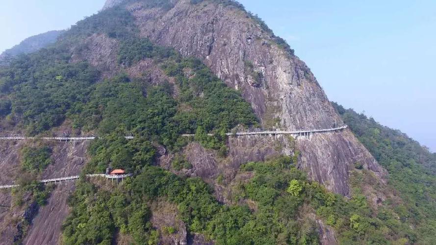 茂名旅游 茂名景点 景点攻略 > 茂名信宜石根山恢复开放公告   广东省